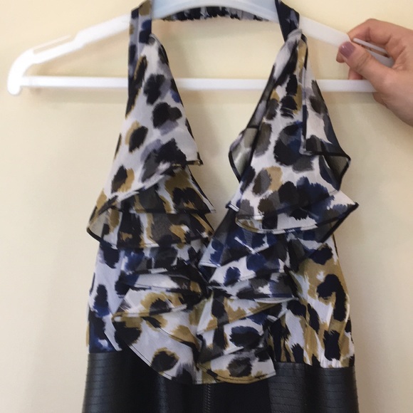 Laundry halter top dress with front zipper - Picture 2 of 6